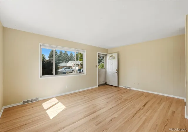 Photo 3 of Single family home for sale at 194 S Reed St, Lakewood, CO 80226 | MLS# 2290304 | Listing updated on 2026-09-25