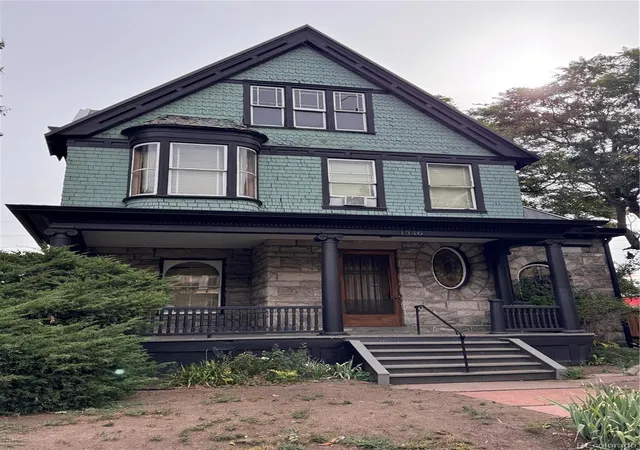 Photo 1 of Single family home for sale at 1516 Vine St, Denver, CO 80206 | MLS# 4315451 | Listing updated on 2026-09-23