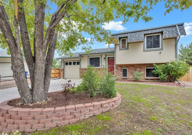 Photo 1 of Single family home for sale at 1706 S Memphis St, Aurora, CO 80017 | MLS# 3925470 | Listing updated on 2026-09-30