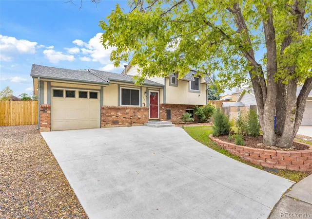 Photo 3 of Single family home for sale at 1706 S Memphis St, Aurora, CO 80017 | MLS# 3925470 | Listing updated on 2026-09-30