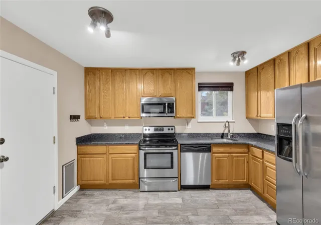 Photo 3 of Single family home for sale at 1706 S Memphis St, Aurora, CO 80017 | MLS# 3925470 | Listing updated on 2026-09-30