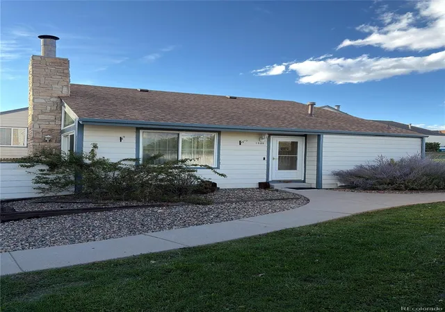 Single family home for sale at 1020 S Zeno Way, Aurora, CO 80017 | MLS# 7205862