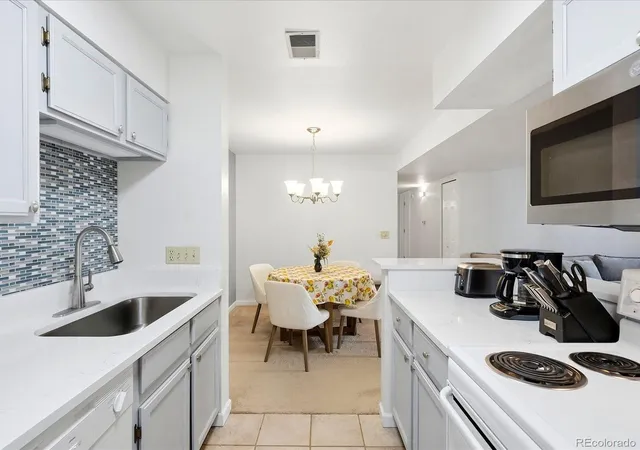 Listing Photo 4 - Condo for sale in building located at 4654 White Rock Cir, Boulder, CO 80301 - Unit #3