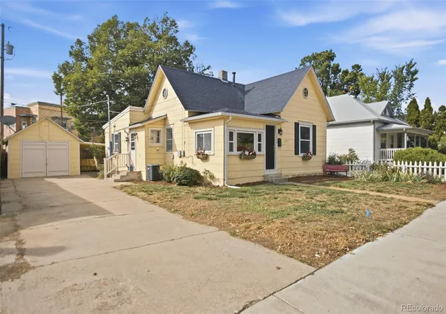 Photo 1 of Single family home for sale at 7806 Grandview Ave, Arvada, CO 80002 | MLS# 6852220 | Listing updated on 2026-10-06
