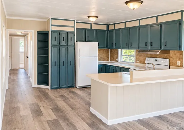 Photo 3 of Manufactured home for sale at 420 E 57th Street, Loveland, CO 80538 | MLS# 8726966 | Listing updated on 2026-09-23
