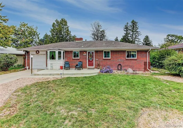 Single family home for sale at 647 W Valleyview Ave, Littleton, CO 80120 | MLS# 2215015