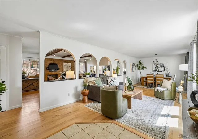 Photo 3 of Single family home for sale at 4607 S Ivory Cir, Aurora, CO 80015 | MLS# 4657906 | Listing updated on 2026-10-04