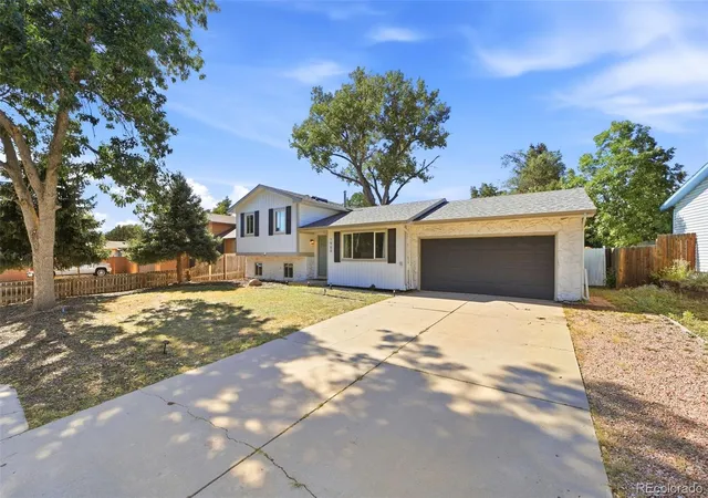Photo 1 of Single family home for sale at 1960 Bula Dr, Colorado Springs, CO 80915 | MLS# 4574361 | Listing updated on 2026-09-27