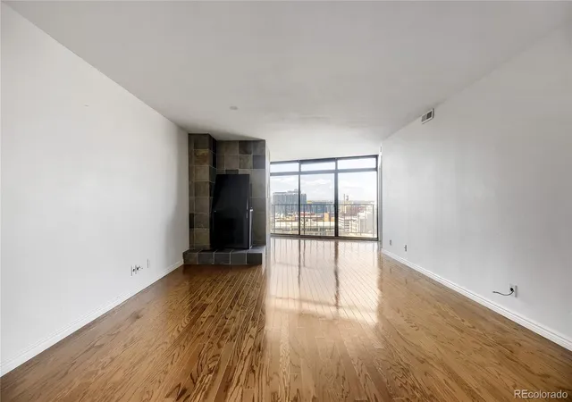 Photo 4 of Condo for sale at 1777 Larimer St #1203, Denver, CO 80202 | MLS# 5489825 | Listing updated on 2026-10-08