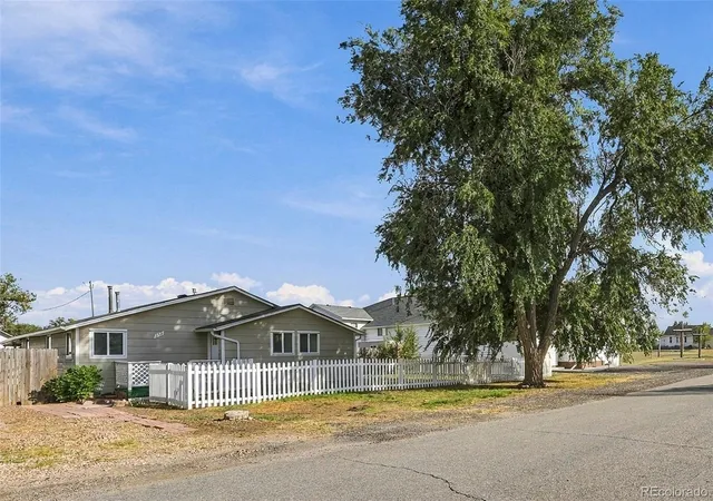 Photo 2 of Single family home for sale at 258 S Sherman St, Byers, CO 80103 | MLS# 3389225 | Listing updated on 2026-09-30