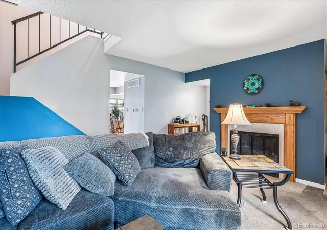 Photo 4 of Townhouse for sale at 565 S Xenon Ct, Lakewood, CO 80228 | MLS# 6349074 | Listing updated on 2026-10-06
