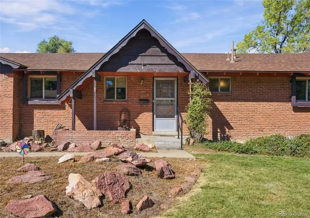 Photo 1 of Single family home for sale at 7209 S Lincoln Way, Centennial, CO 80122 | MLS# 5163218 | Listing updated on 2026-10-05