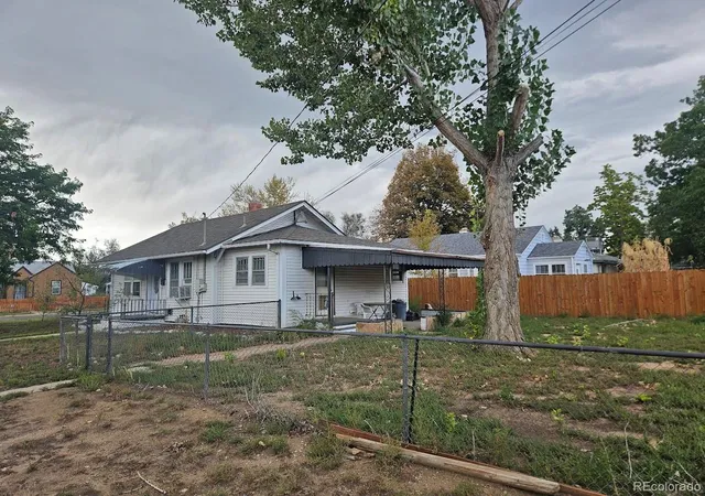 Photo 3 of Single family home for sale at 3990 S Delaware St, Englewood, CO 80110 | MLS# 8286289 | Listing updated on 2026-10-04