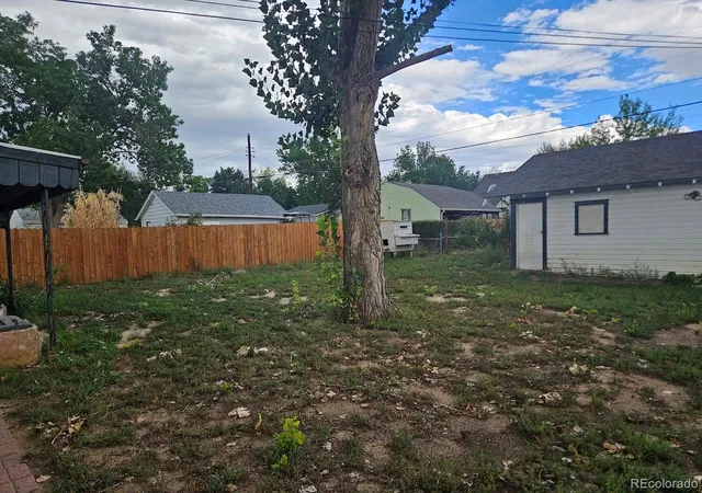 Photo 4 of Single family home for sale at 3990 S Delaware St, Englewood, CO 80110 | MLS# 8286289 | Listing updated on 2026-10-04