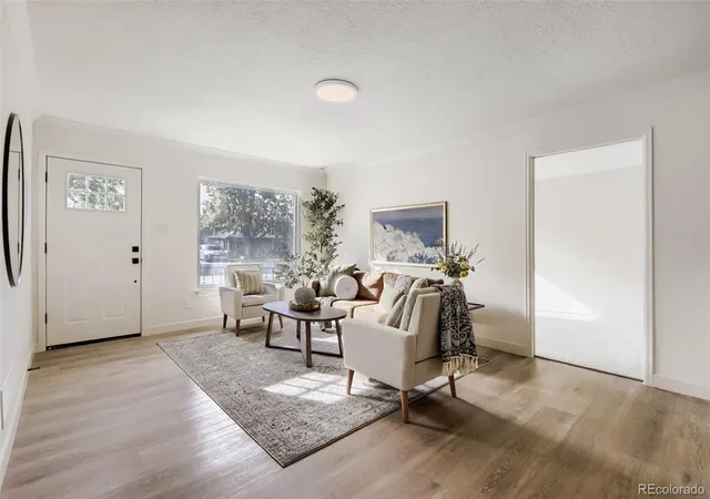 Photo 4 of Single family home for sale at 1174 Quentin St, Aurora, CO 80011 | MLS# 4169792 | Listing updated on 2026-09-23