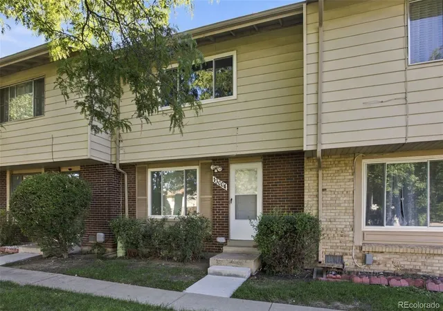 Townhouse for sale at 13004 E Kansas Pl, Aurora, CO 80012 | MLS# 2584977