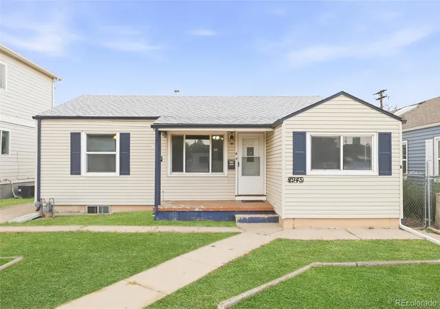 Single family home for sale at 1945 Oakland St, Aurora, CO 80010 | MLS# 9348740
