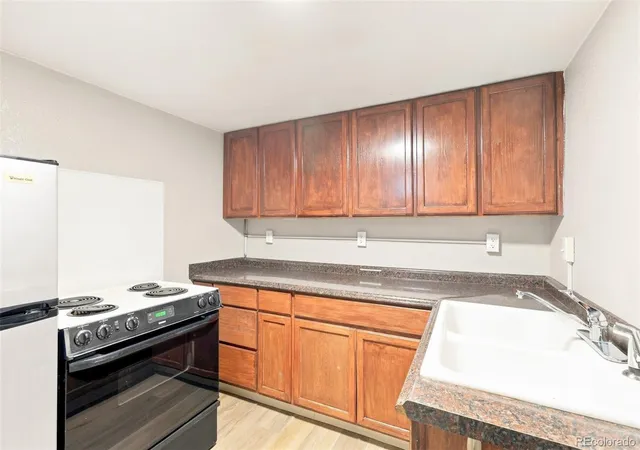 Photo 4 of Single family home for sale at 1945 Oakland St, Aurora, CO 80010 | MLS# 9348740 | Listing updated on 2026-10-08