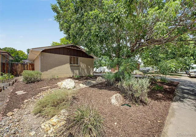 Photo 2 of Single family home for sale at 1511 S Cherry St, Denver, CO 80222 | MLS# 6025082 | Listing updated on 2026-10-23