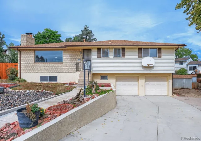 Single family home for sale at 3622 Agate Cir, Colorado Springs, CO 80909 | MLS# 6525272