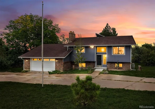 Photo 1 of Single family home for sale at 6864 S Gibraltar St, Centennial, CO 80016 | MLS# 7954674 | Listing updated on 2026-10-03