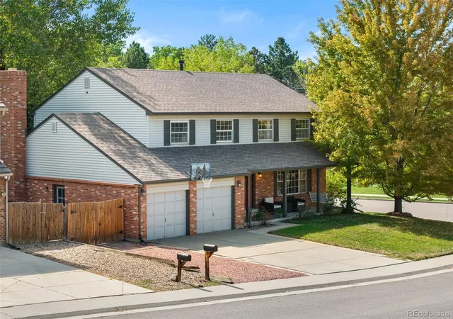 Photo 3 of Single family home for sale at 6690 S Locust Way, Centennial, CO 80111 | MLS# 2139138 | Listing updated on 2026-10-07