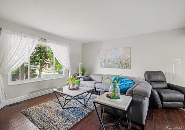 Photo 3 of Single family home for sale at 1488 S Ventura St, Aurora, CO 80017 | MLS# 5151780 | Listing updated on 2026-10-03