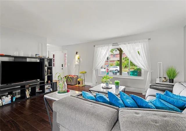 Photo 3 of Single family home for sale at 1488 S Ventura St, Aurora, CO 80017 | MLS# 5151780 | Listing updated on 2026-10-03