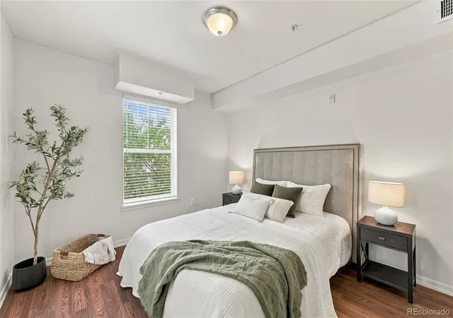Listing Photo 2 - Condo for sale in building located at 1623 Saint Paul St, Denver, CO 80206 - Unit #301