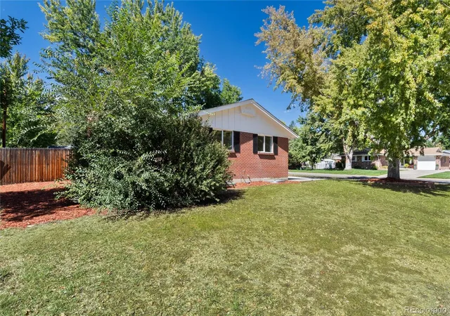 Photo 2 of Single family home for sale at 6885 Oak Way, Arvada, CO 80004 | MLS# 4242755 | Listing updated on 2026-09-24