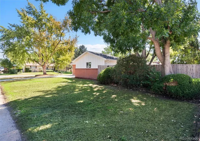 Photo 3 of Single family home for sale at 6885 Oak Way, Arvada, CO 80004 | MLS# 4242755 | Listing updated on 2026-09-24