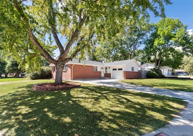 Photo 4 of Single family home for sale at 6885 Oak Way, Arvada, CO 80004 | MLS# 4242755 | Listing updated on 2026-09-24