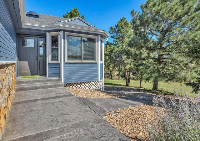 Photo 2 of Single family home for sale at 1750 Pawnee Pkwy, Elizabeth, CO 80107 | MLS# 2202034 | Listing updated on 2026-09-25