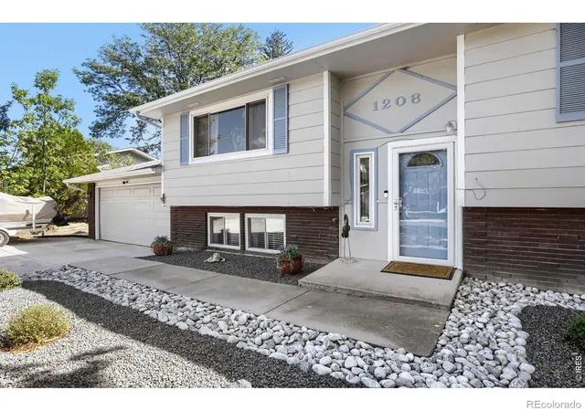 Photo 2 of Single family home for sale at 1208 Juliana Dr, Loveland, CO 80537 | MLS# IR1069327 | Listing updated on 2026-09-29