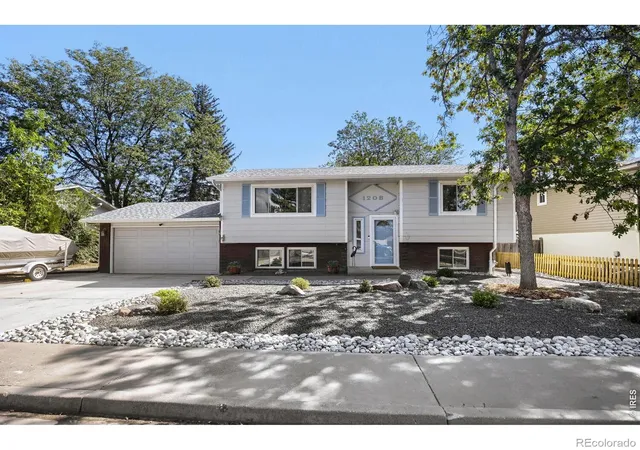 Photo 3 of Single family home for sale at 1208 Juliana Dr, Loveland, CO 80537 | MLS# IR1069327 | Listing updated on 2026-09-29