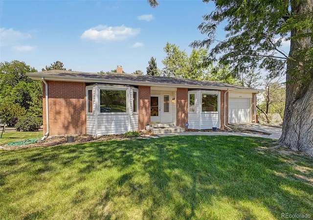 Photo 2 of Single family home for sale at 2555 Queen St, Lakewood, CO 80215 | MLS# 7856423 | Listing updated on 2026-10-09