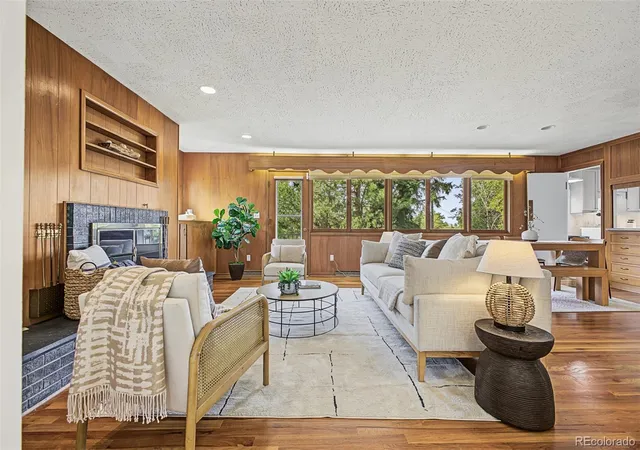 Photo 3 of Single family home for sale at 2555 Queen St, Lakewood, CO 80215 | MLS# 7856423 | Listing updated on 2026-10-09