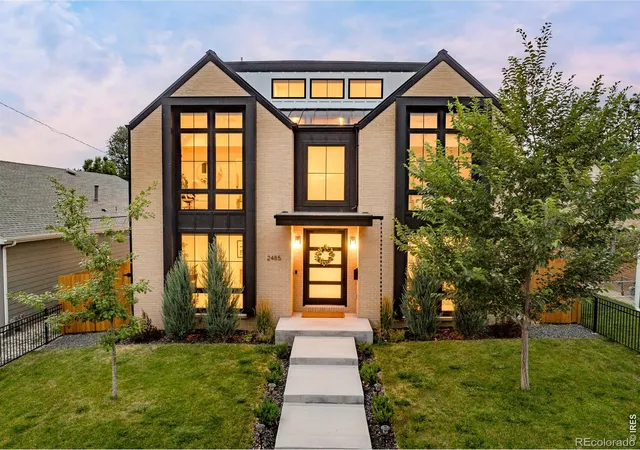 Single family home for sale at 2485 Oak St, Denver, CO 80212 | MLS# IR1069337