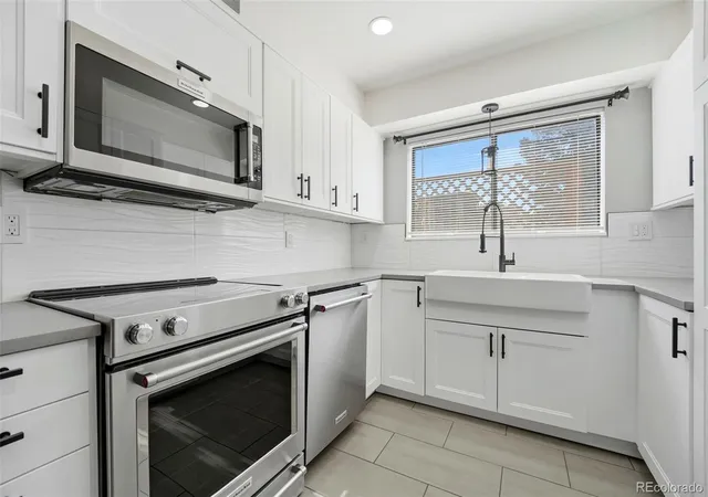Listing Photo 2 - Condo for sale in building located at 418 Wright St, Lakewood, CO 80228 - Unit #102