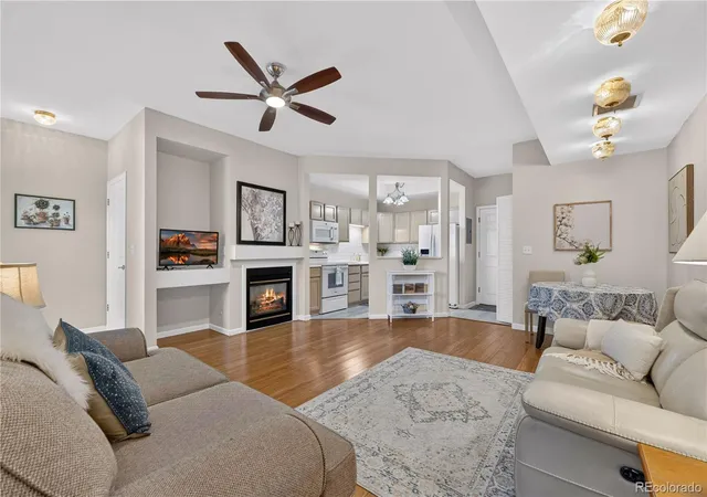 Listing Photo 4 - Condo for sale in building located at 2800 W Centennial Dr, Littleton, CO 80123 - Unit #B