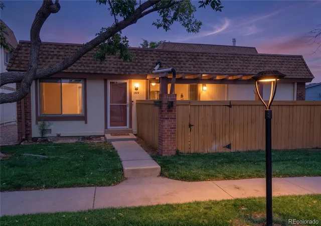 Photo 2 of Townhouse for sale at 1909 W 101st Avenue, Thornton, CO 80260 | MLS# 5065270 | Listing updated on 2026-10-07