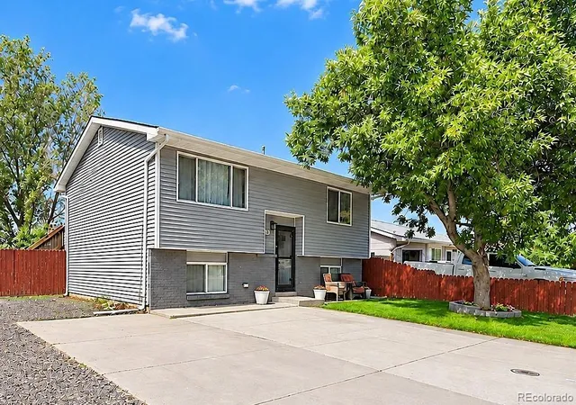 Photo 2 of Single family home for sale at 913 Cottonwood Ct, Fort Lupton, CO 80621 | MLS# 2073716 | Listing updated on 2026-10-07
