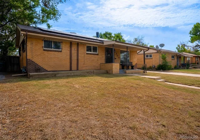 Photo 3 of Single family home for sale at 1350 Scranton St, Aurora, CO 80011 | MLS# 2908986 | Listing updated on 2026-10-06