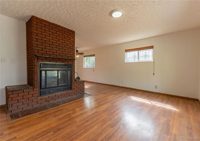 Photo 3 of Single family home for sale at 1350 Scranton St, Aurora, CO 80011 | MLS# 2908986 | Listing updated on 2026-10-06