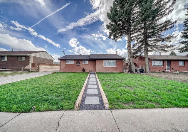 Photo 1 of Single family home for sale at 8 Oak St, Buena Vista, CO 81211 | MLS# 4152665 | Listing updated on 2026-09-24