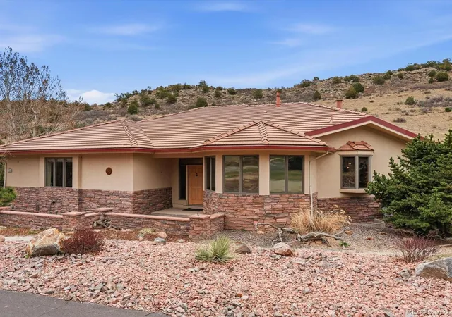 Photo 1 of Single family home for sale at 7144 Fox Paw Trl, Littleton, CO 80125 | MLS# 5284909 | Listing updated on 2026-10-04