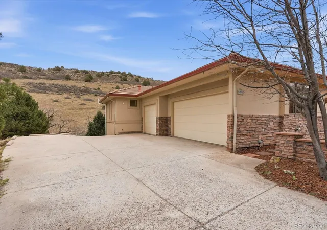 Photo 2 of Single family home for sale at 7144 Fox Paw Trl, Littleton, CO 80125 | MLS# 5284909 | Listing updated on 2026-10-04