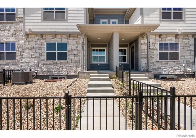 Photo 4 of Townhouse for sale at 4232 Trapper Lake Dr, Loveland, CO 80538 | MLS# IR1069369 | Listing updated on 2026-09-28