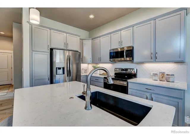 Photo 2 of Townhouse for sale at 160 High Point Dr, Longmont, CO 80504 | MLS# IR1069374 | Listing updated on 2026-09-24