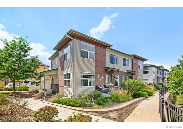 Townhouse for sale at 11278 Colony Cir, Broomfield, CO 80021 | MLS# IR1069375